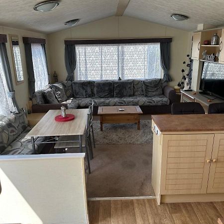 Caravan To Hire Lyon'S Robin Hood Rhyl Eksteriør bilde